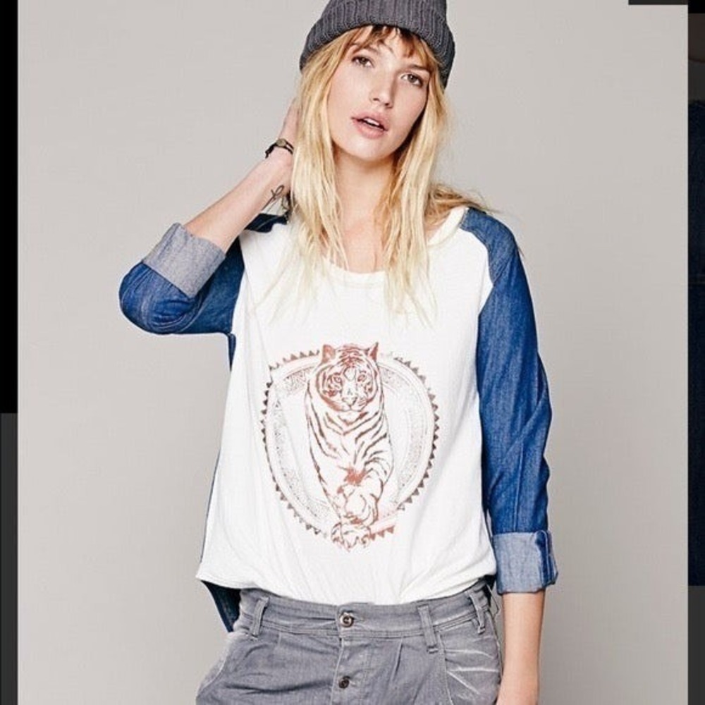 Free People Top Womens M Blue Chambray Tiger Graphic Boho Cotton Denim